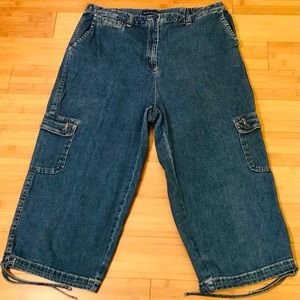 Women’s Size 16 Cargo Capri Pants
